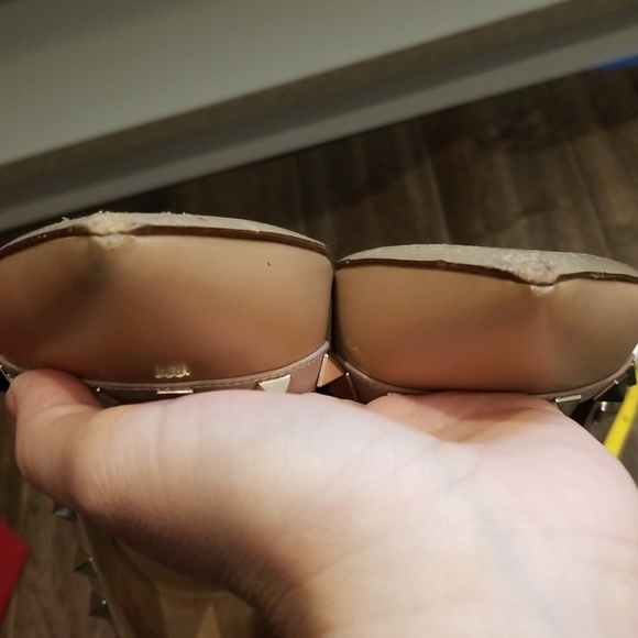 Authentic Valentino RockStud heels - Picture 4 of 7